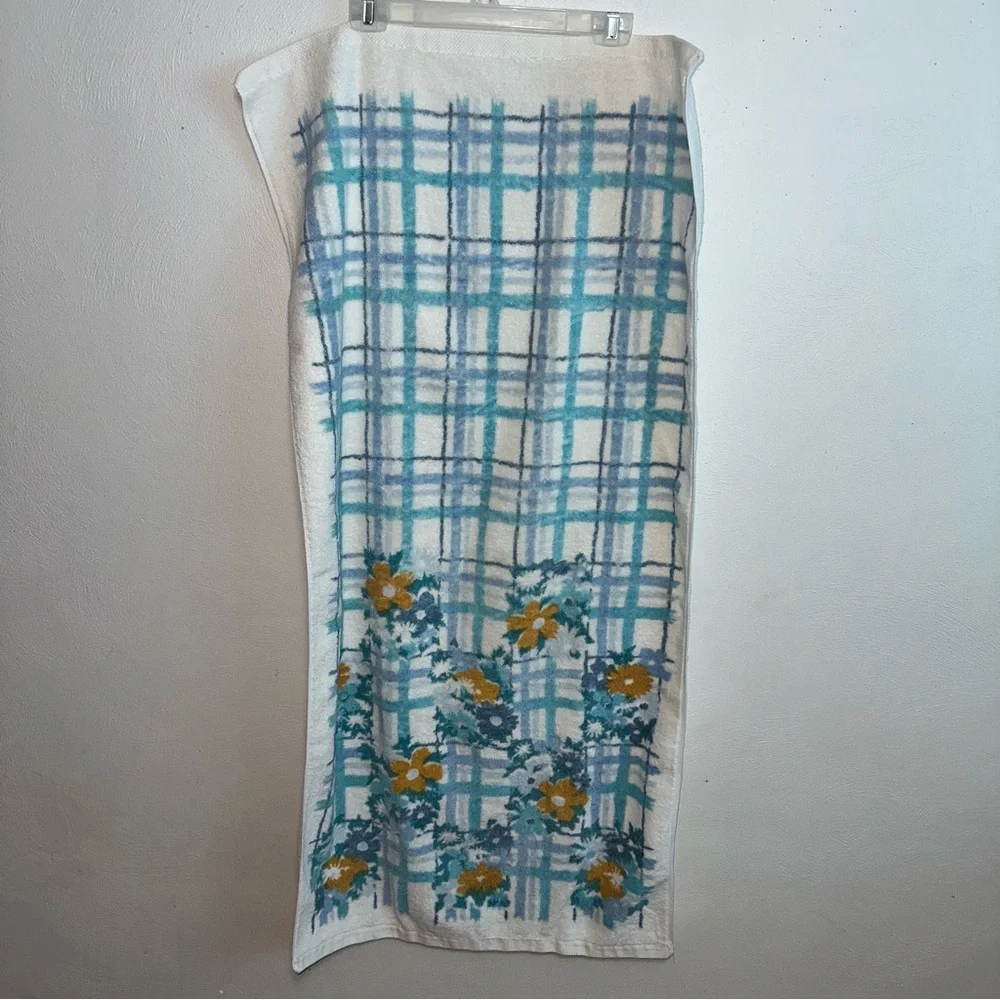 Vintage 2pc Floral Bath Towel Set
